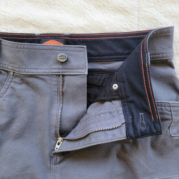 Men's Gray Cargo Shorts - Picture 4 of 6